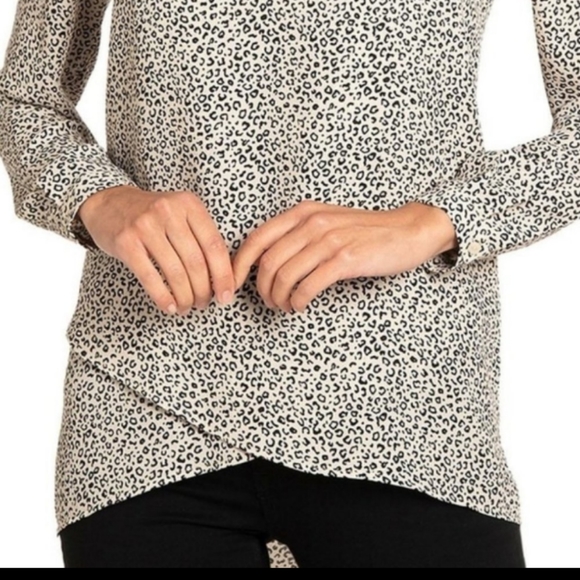 Chelsea & Theodore Leopard Print Split Hem Top Size XL - Picture 2 of 11